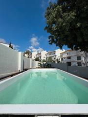 Xalet en Torreblanca del Sol. Magnifica villa reformada con garaje, jardn y piscina privada