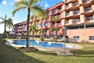 Appartement à Los Pacos. Magnífico piso con terraza, garaje, piscina, sauna, gym, lavande