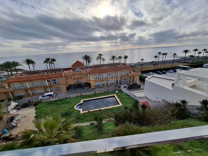 Foto e0b886cf-49a0-429a-8ebb-f67834154219. Xalet amb xemeneia aparcament piscina a El Faro de Calaburra - Chaparral Mijas