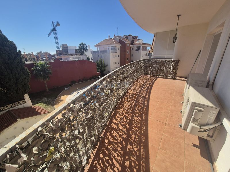 Foto e34ab169-f549-4b2f-a30f-83c609c61b7c. Pis amb aparcament piscina a Los Pacos Fuengirola