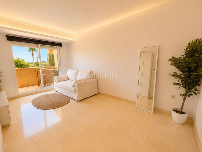 Foto abb77044-4247-4a2f-b175-90098c659337. Apartament amb aparcament piscina a Santa María Marbella
