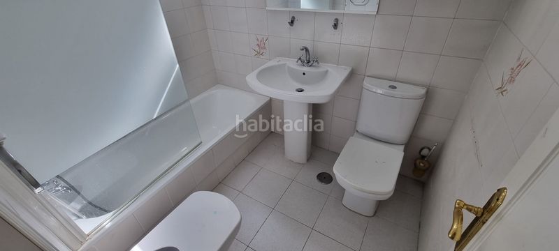 Foto ab5ef334-cd7d-4dcf-9a45-27ed2637d2be. Pis amb piscina a Castillo Sohail - Myramar Fuengirola