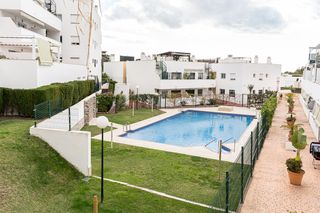 Pis a Nueva Torrequebrada. Magnífico piso en torrequebrada a pocos metros de la playa con t