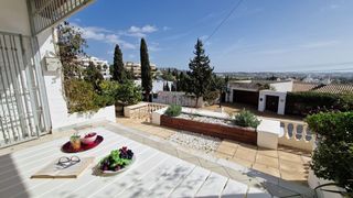 Maison jumelée à Mijas Golf. Magnífico adosado  reformado en mijas golf, con terraza y 2 plaz