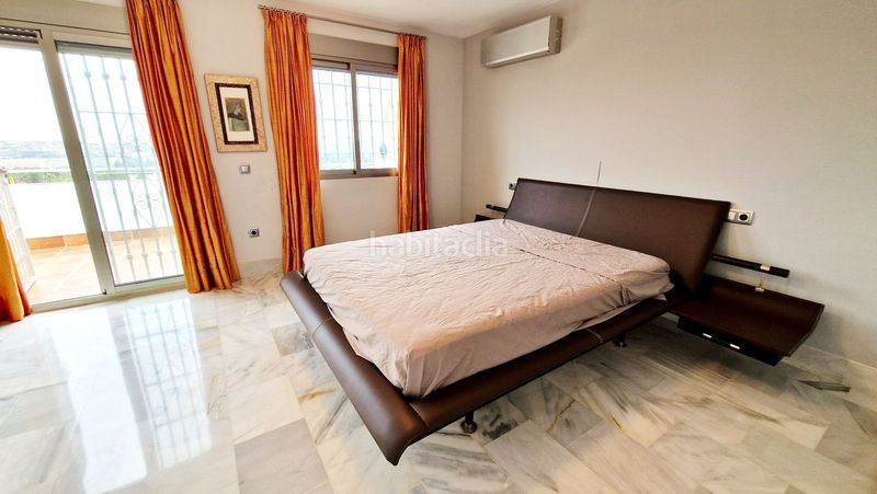 Foto 4c74b776-34ae-4cd8-be33-c653fa7380ba. Casa adosada magnífico adosado reformado golf, con terraza y 2 plazas de parking en Mijas