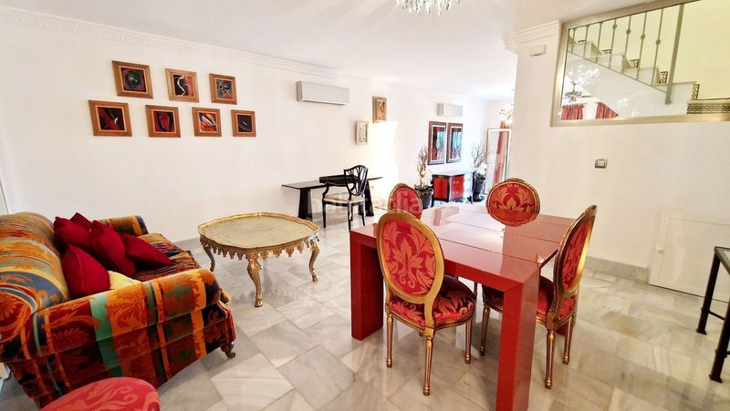 Foto 59287221-fbf6-440b-8376-2206b4b345fa. Casa adosada magnífico adosado reformado golf, con terraza y 2 plazas de parking en Mijas