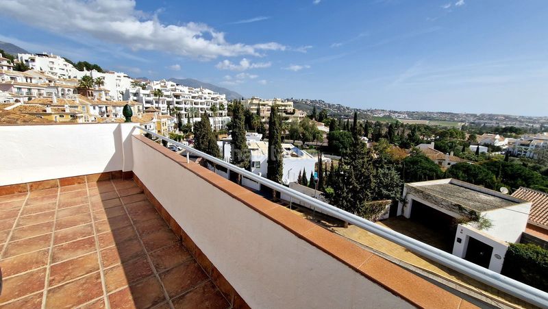 Foto 596587b7-3465-4974-8943-589f482627fd. Casa adosada magnífico adosado reformado golf, con terraza y 2 plazas de parking en Mijas