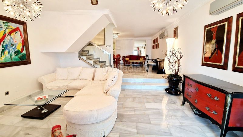 Foto 680bd316-e577-4b7e-a1a3-766877d83a78. Casa adosada magnífico adosado reformado golf, con terraza y 2 plazas de parking en Mijas