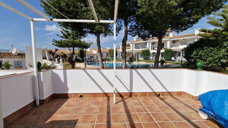 Foto d3ac00e0-b116-40a2-8b0b-e5edd2171ab8. Casa adosada magnífico adosado reformado golf, con terraza y 2 plazas de parking en Mijas