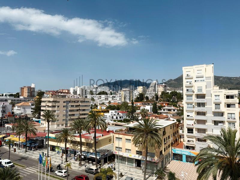 Foto cc1915fc-ef37-413c-9115-cced9beba592. Appartamento con piscina in Puerto Marina Benalmádena