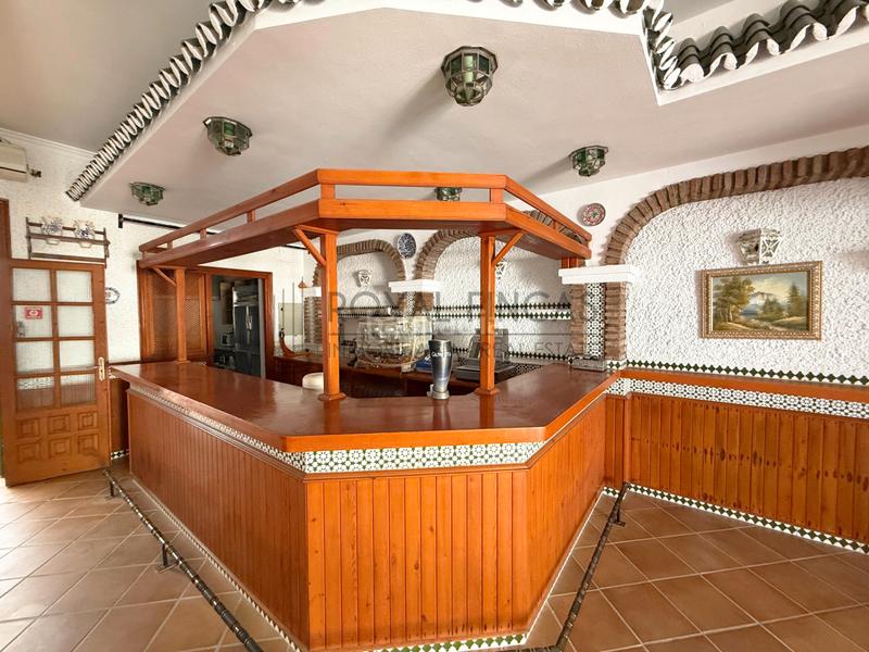 Foto 774c521b-cf36-4a66-a30f-5e033b52b52a. Alquiler local comercial en avenida las palmeras 162 en Benalmádena