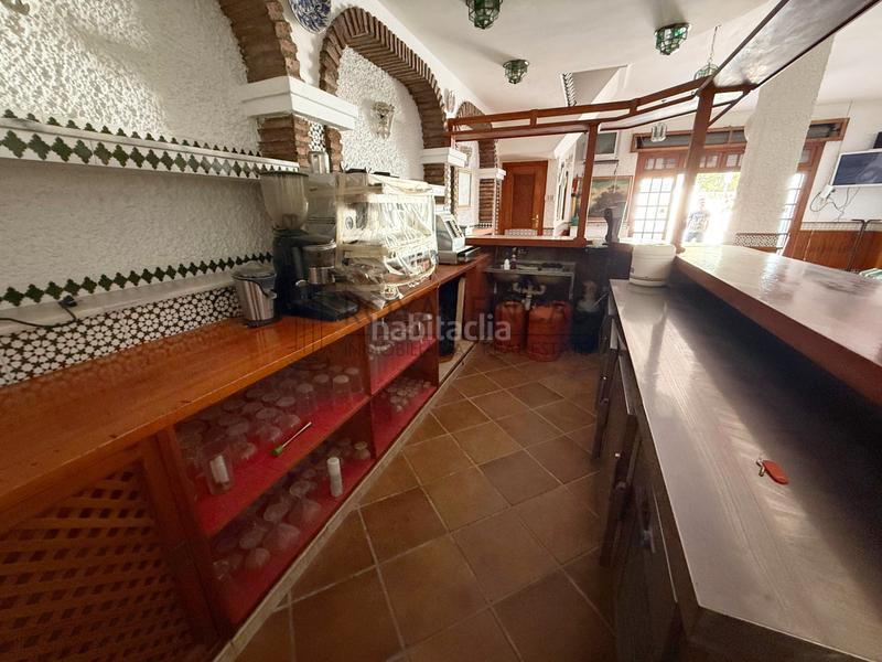 Foto 28d90f0d-d22d-4fbe-993d-381be4ea54b0. Lloguer local comercial a avenida las palmeras 162 a Benalmádena