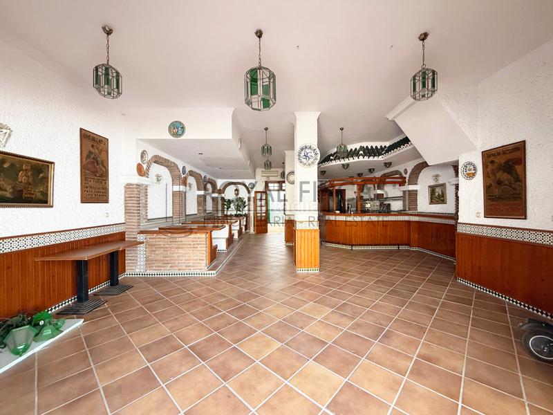 Foto a85242a5-eb14-4faf-84c5-1765d5650d70. Lloguer local comercial a avenida las palmeras 162 a Benalmádena