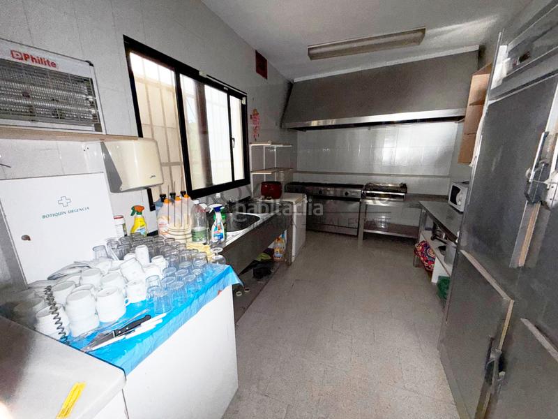 Foto b4e74d1f-a19b-4cd7-9a6d-aa7febc7b653. Lloguer local comercial a avenida las palmeras 162 a Benalmádena