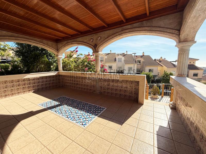 Foto b07a71fd-3b8d-49da-a132-23101e552595. Lloguer xalet amb calefacció aparcament piscina a Benalmádena