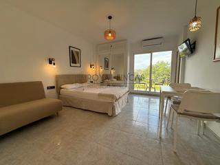 Location Studio  Avenida gamonal 10