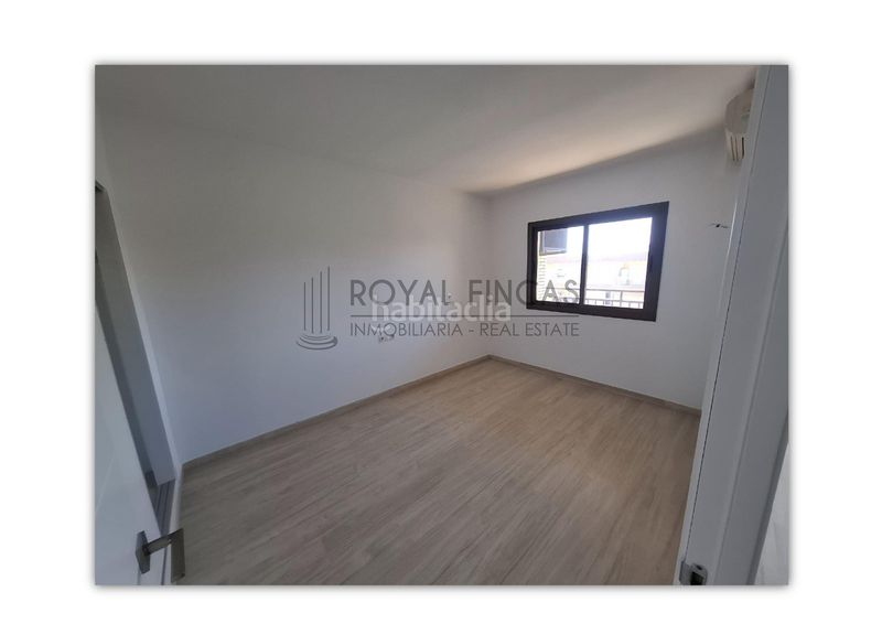 Foto f952890f-e7f3-4959-a29b-5f8f2ea8059e. Apartament a paseo marítimo rey de españa 81 a Playa de los Boliches Fuengirola