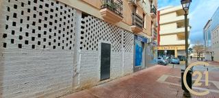 Local commercial à Pasaje poeta jorge guillén 1. Local comercial de 65 m² en calle peatonal de alto tránsito, ide