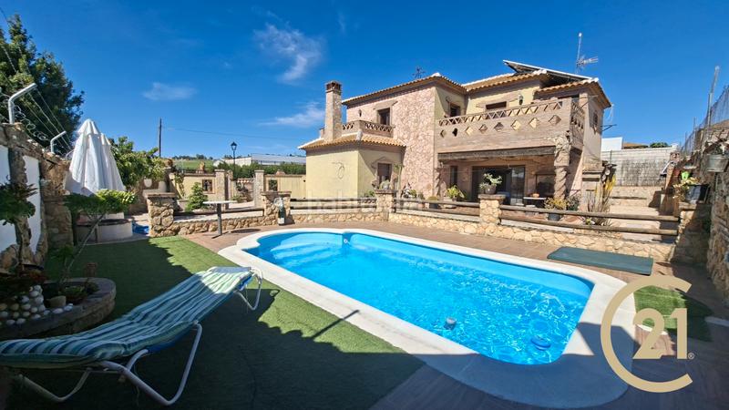 Foto fef974ec-6ee2-40c7-9b7a-321f7310edb5. Maison dans urbanización los arroyos 2 dans Arriate