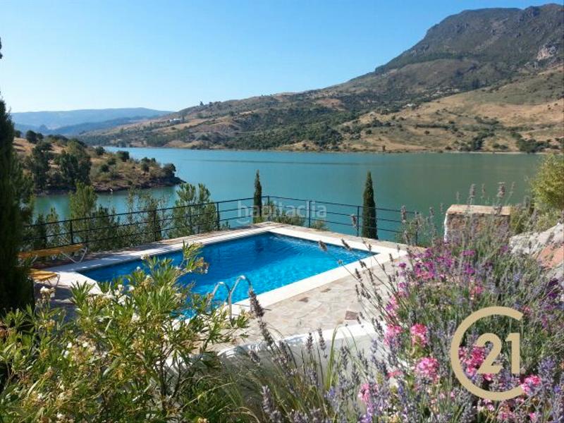 Foto a57db49e-bb10-4a37-beb5-ed10aaba982b. Chalet en calle veterin 10 finca rústica con piscina y vistas al pantano – lista para entrar a vivir en Gastor (El)