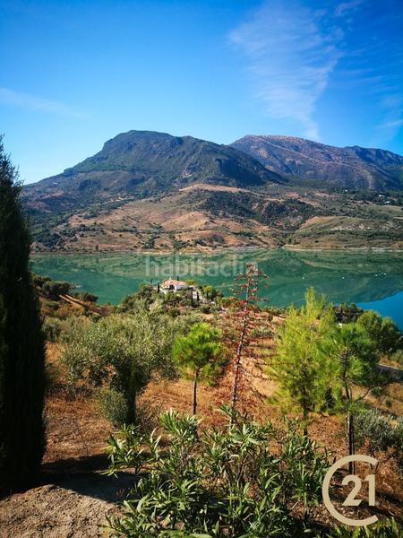 Foto ea2ef5a8-5c55-422a-bf36-b0f1bb2a865b. Chalet en calle veterin 10 finca rústica con piscina y vistas al pantano – lista para entrar a vivir en Gastor (El)