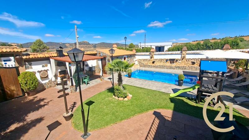 Foto 9f930917-c82c-4cc8-8bba-e741b1a3027c. Chalet dans urbanización los arroyos 20 dans Arriate