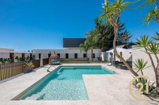 Chalet à Atalaya - Isdabe. Exclusivo chalet independiente de lujo en isdabe – benahavís, a