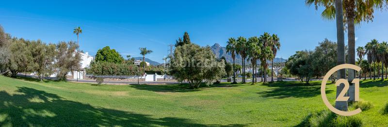 Foto 1f6db9b8-dcf9-4c0c-8a18-9cc84af6aaa8. Maison jumelée dans calle comunidad san javier 28 dans Marbella