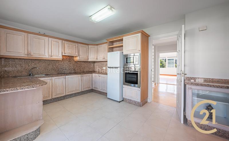 Foto 2d63cb56-984e-4bc7-b3cc-bbb544272667. Maison jumelée dans calle comunidad san javier 28 dans Marbella