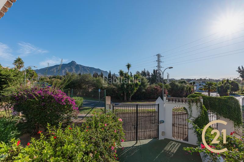 Foto 70cd9adb-181b-45e7-ba5e-5190a87966d9. Maison jumelée dans calle comunidad san javier 28 dans Marbella