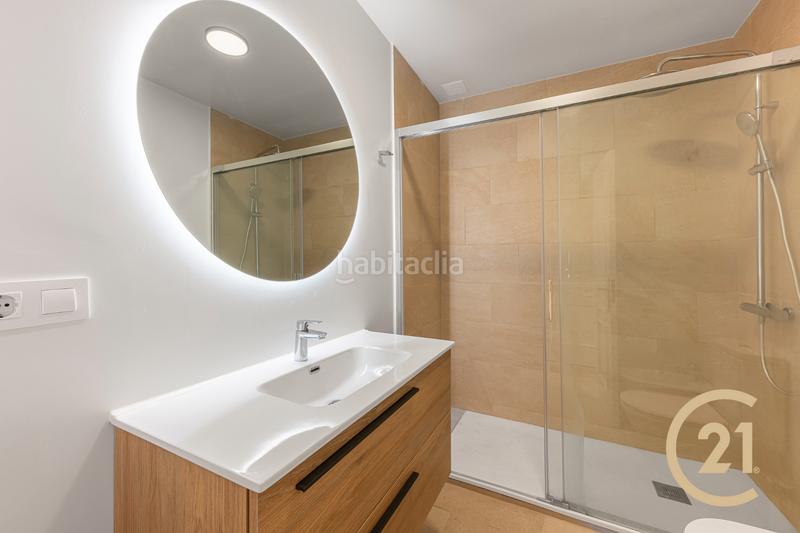 Foto 8676a44a-a306-4e85-b7b8-2c5aa6b46b0e. Maison jumelée dans calle comunidad san javier 28 dans Marbella