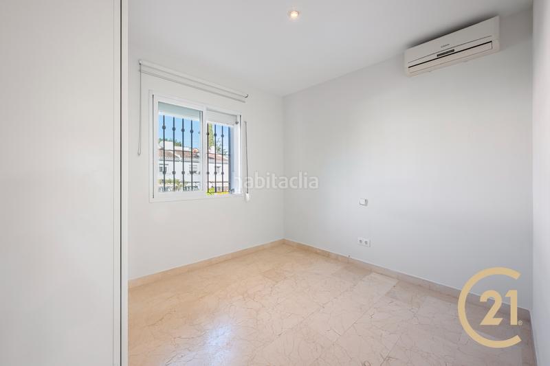 Foto 9732eb60-7a72-49a0-98d6-44a59cdcc178. Maison jumelée dans calle comunidad san javier 28 dans Marbella