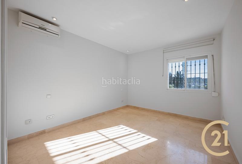 Foto f6f6b11c-1b16-4745-ae60-e4334a6e14dd. Maison jumelée dans calle comunidad san javier 28 dans Marbella