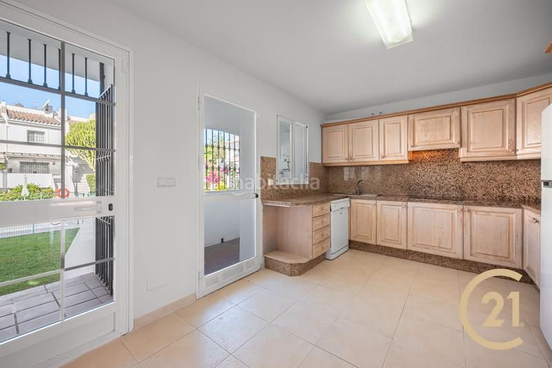 Foto f7454e66-48d1-4f14-a6f0-8fbe4fb621a3. Maison jumelée dans calle comunidad san javier 28 dans Marbella