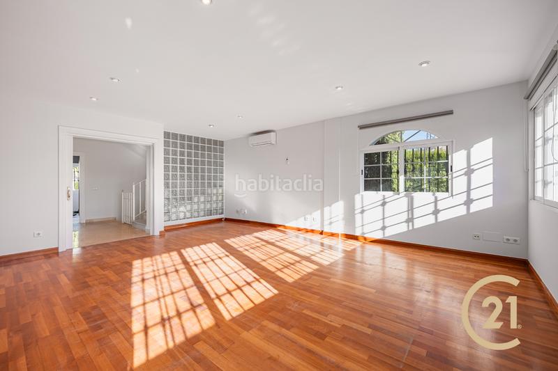 Foto fb3aa061-8174-4402-a559-dd90c8049999. Maison jumelée dans calle comunidad san javier 28 dans Marbella