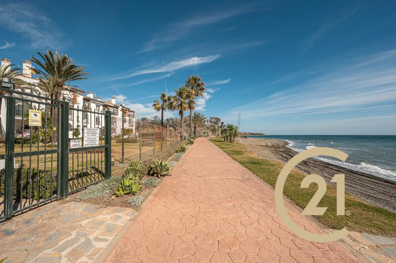 Foto 0a26b2b8-7b2f-44fc-b564-3cb63e86b0f1. Monolocale in urbanización hacienda beach 1 in El Velerín Estepona