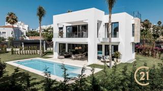 Xalet  Calle quintana 4. Exclusiva villa de lujo en el campanario golf & resort, estepona