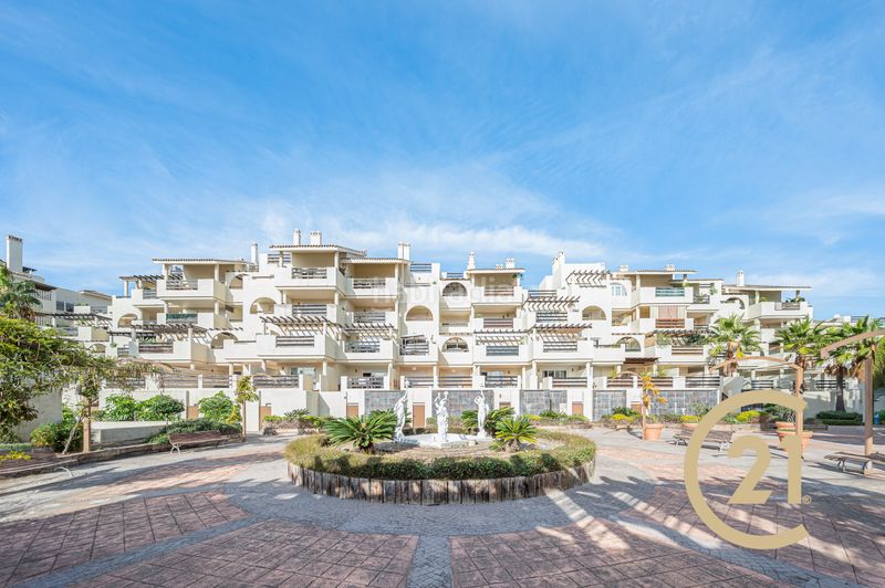 Foto 193f3fb6-7ed8-4ec5-b3a0-fb92951162f9. Edifici a calle caserío 4 a Paraiso - Barronal Estepona