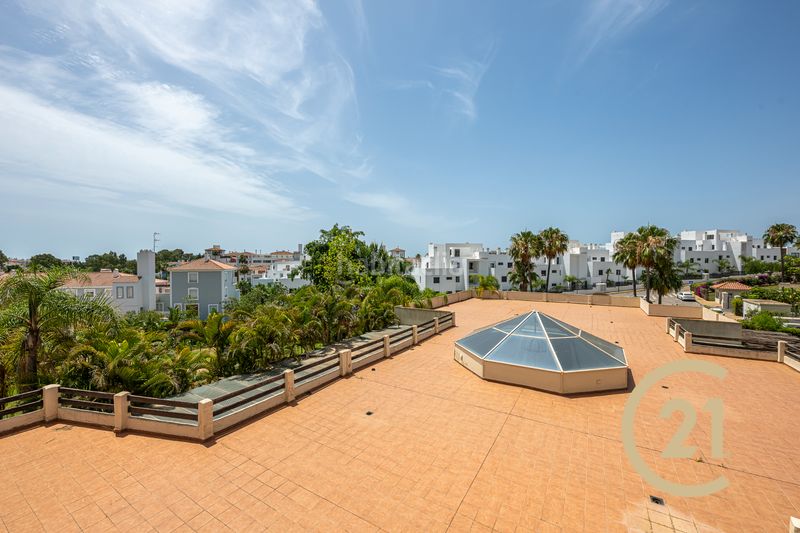 Foto 4fa05d0d-b0b5-419e-9cf3-fced67006e83. Edifici a calle caserío 4 a Paraiso - Barronal Estepona