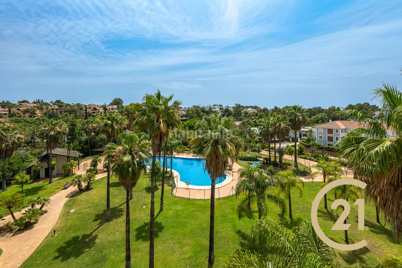 Foto c3a1b364-cd90-447b-91b8-a5d8fe520c77. Edifici a calle caserío 4 a Paraiso - Barronal Estepona