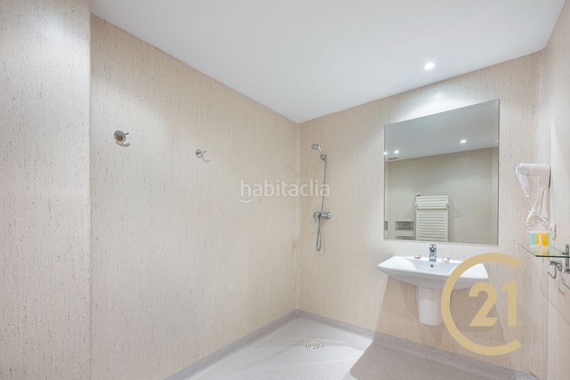 Foto de10a5fc-a975-47ba-9bd2-ad9821df8d1f. Edifici a calle caserío 4 a Paraiso - Barronal Estepona