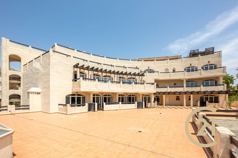 Foto e478649d-7cdb-456a-97dd-24540da4542b. Edifici a calle caserío 4 a Paraiso - Barronal Estepona