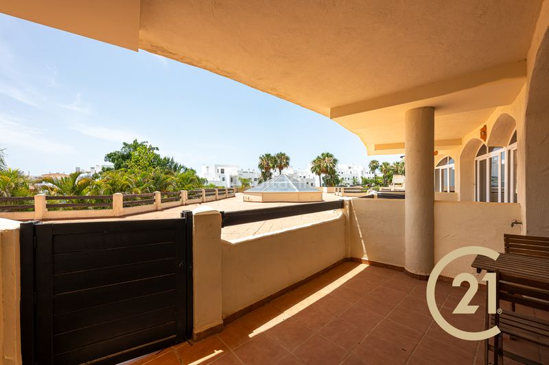Foto ea0ce450-af28-4906-8c94-f2ce3eaba6f6. Edifici a calle caserío 4 a Paraiso - Barronal Estepona
