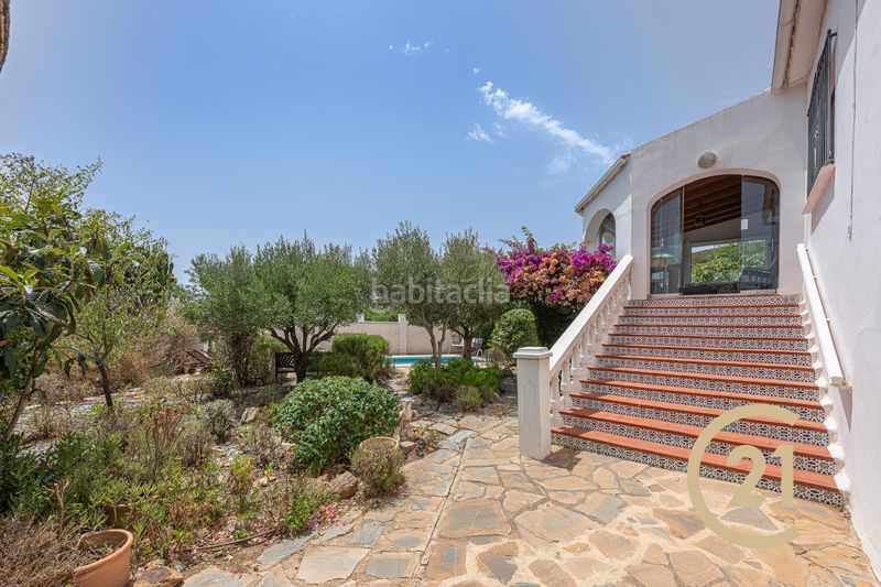 Foto 4c3fd4bc-6b7e-40e4-b299-acb3c2492f97. Casa amb xemeneia aparcament piscina a Torreguadiaro-San Diego Sotogrande