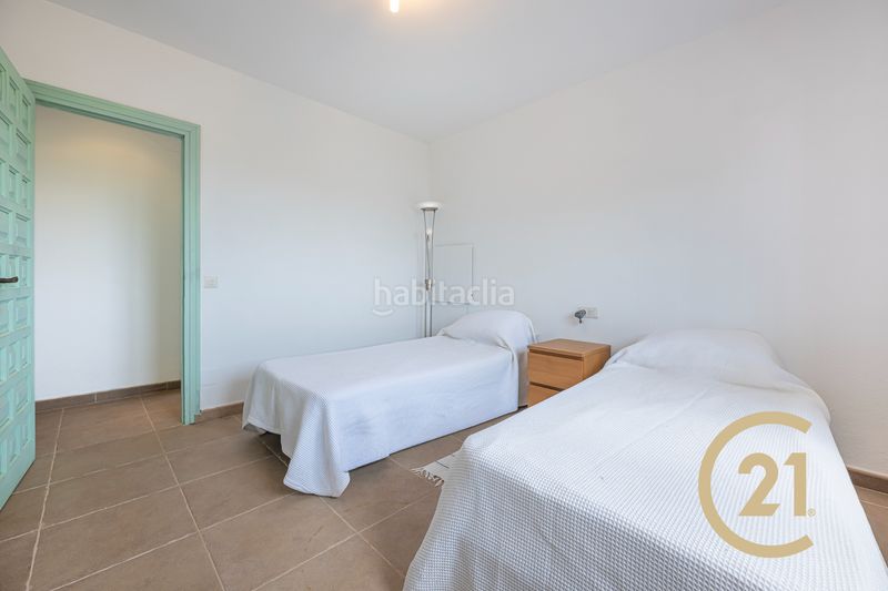 Foto 885236da-b296-4b95-bd4b-b3e9c80fc6ee. Casa amb xemeneia aparcament piscina a Torreguadiaro-San Diego Sotogrande