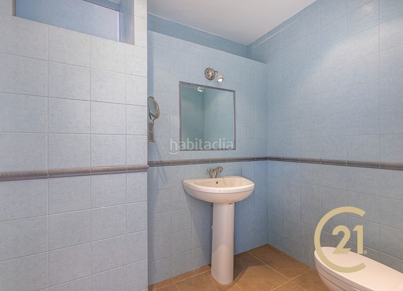 Foto 91ce1394-8b91-4cd5-9df5-28e4914a67a5. Casa amb xemeneia aparcament piscina a Torreguadiaro-San Diego Sotogrande