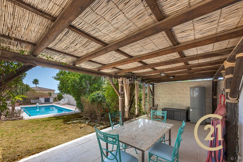 Foto deac1f6e-a63a-40f5-9e09-165585feddb2. Casa amb xemeneia aparcament piscina a Torreguadiaro-San Diego Sotogrande