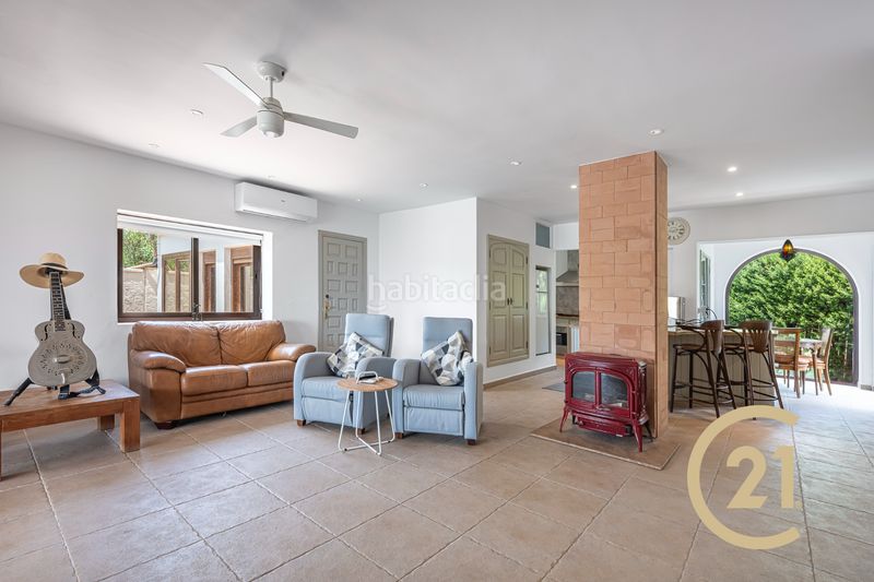 Foto fd182b18-2ff6-4ea8-8039-2cffbf82e99e. Casa amb xemeneia aparcament piscina a Torreguadiaro-San Diego Sotogrande