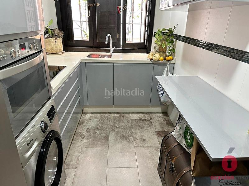 Foto d2fa13c3-9746-478b-8d58-171c57a47eaa. Piso  reformado en planta baja zona la judería en Córdoba