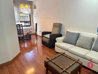 Pis en Campo de la Verdad - Miraflores. Piso en zona hesperia  reformado en el ao 2008